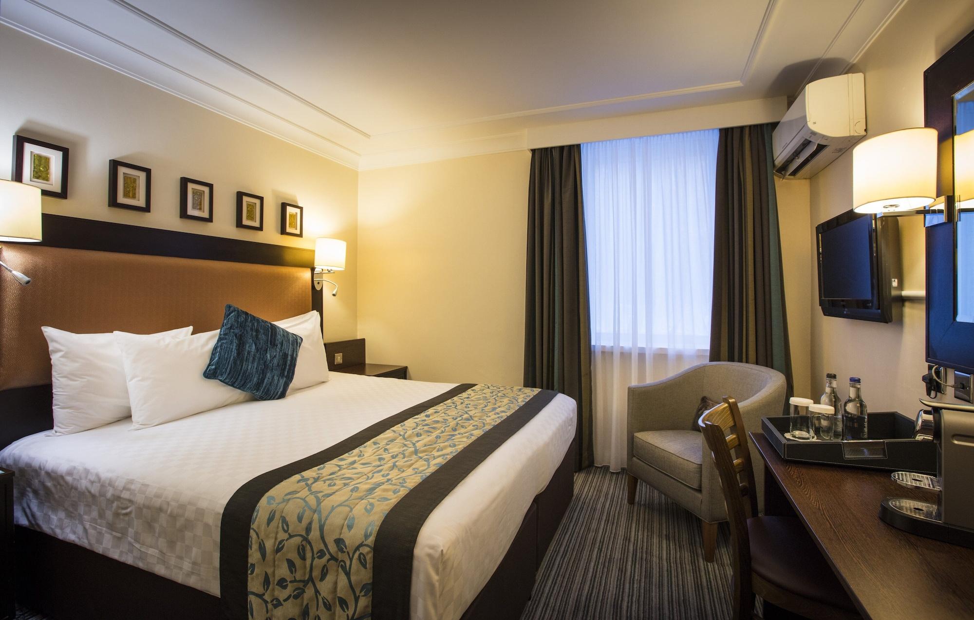 Thistle London Heathrow Terminal 5 Hillingdon Exterior photo