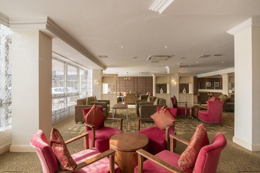 Thistle London Heathrow Terminal 5 Hillingdon Exterior photo