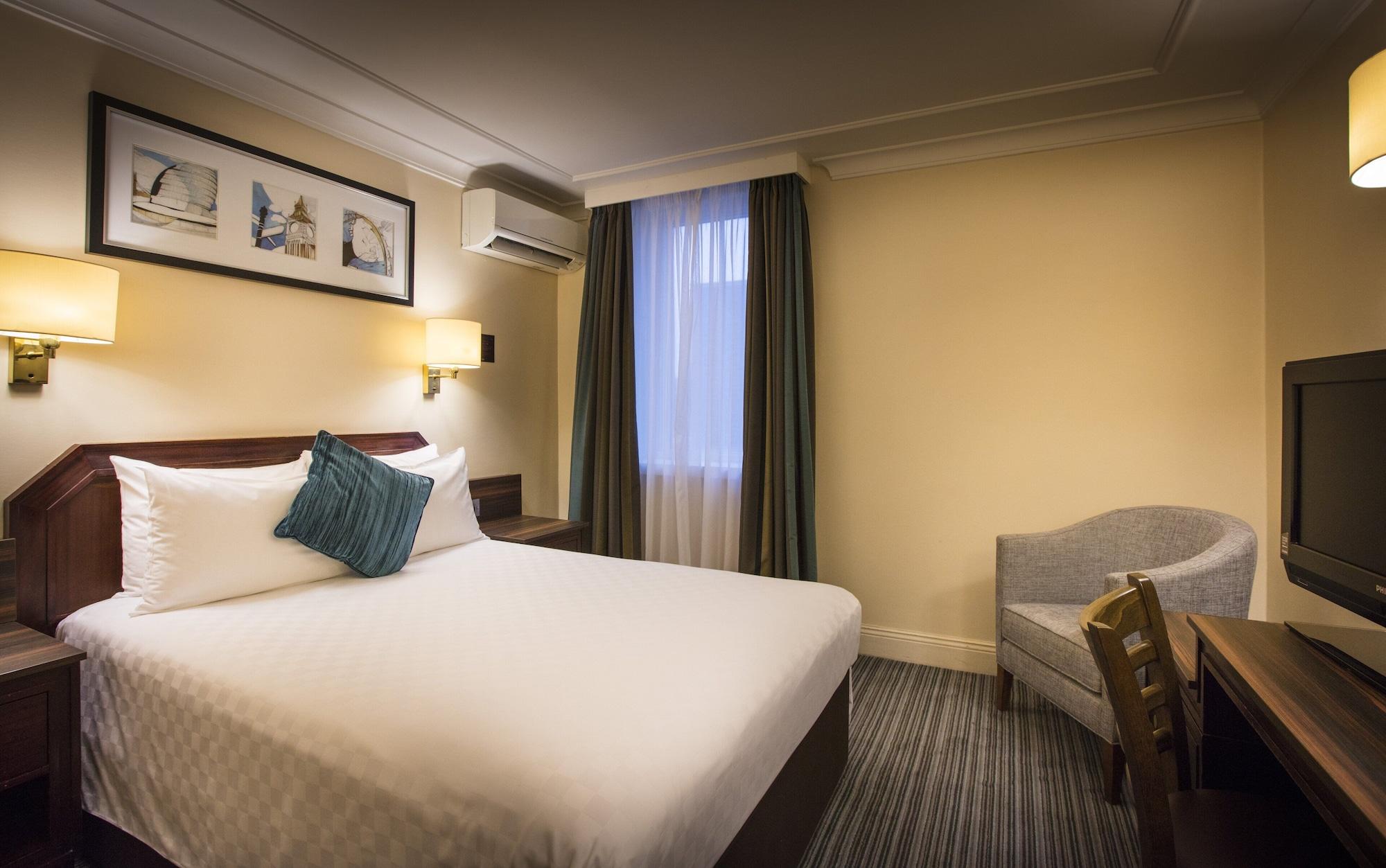Thistle London Heathrow Terminal 5 Hillingdon Exterior photo