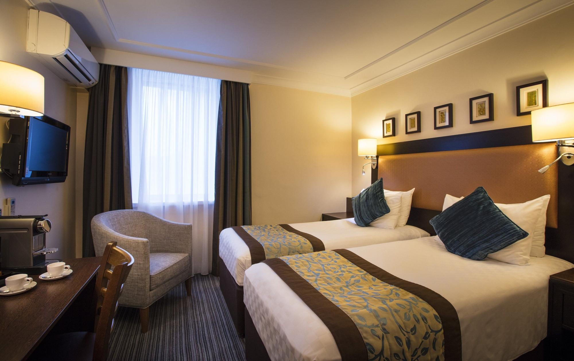 Thistle London Heathrow Terminal 5 Hillingdon Exterior photo