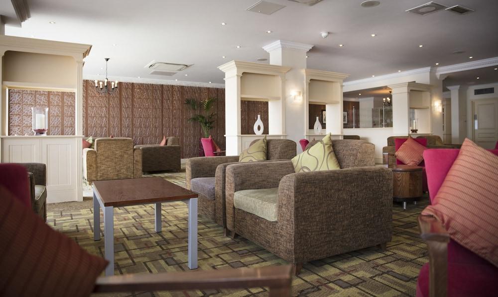 Thistle London Heathrow Terminal 5 Hillingdon Exterior photo
