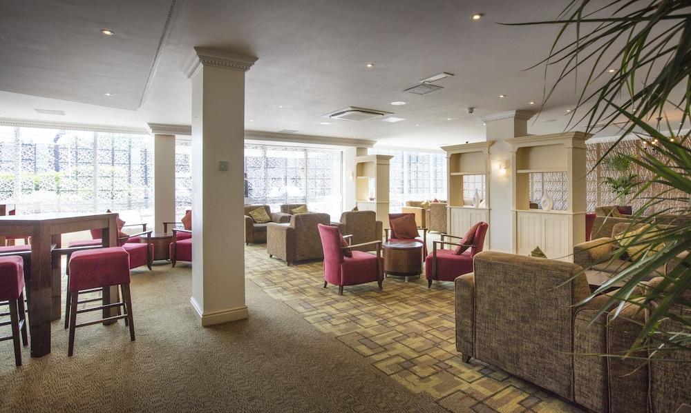Thistle London Heathrow Terminal 5 Hillingdon Exterior photo