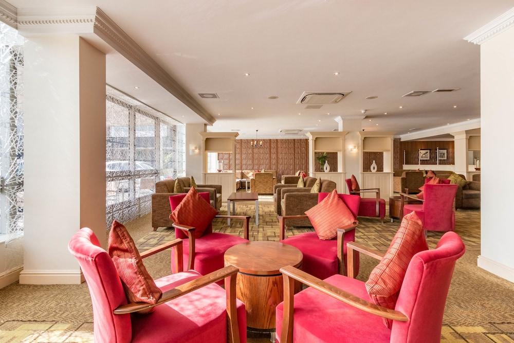 Thistle London Heathrow Terminal 5 Hillingdon Exterior photo