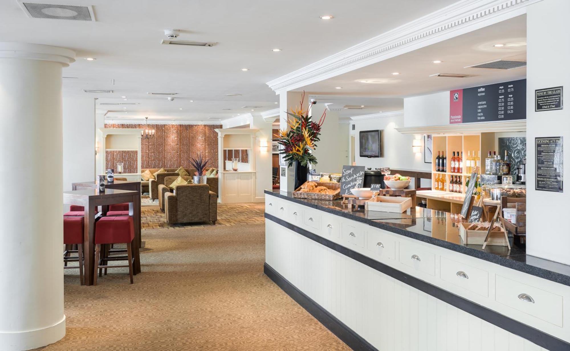 Thistle London Heathrow Terminal 5 Hillingdon Exterior photo