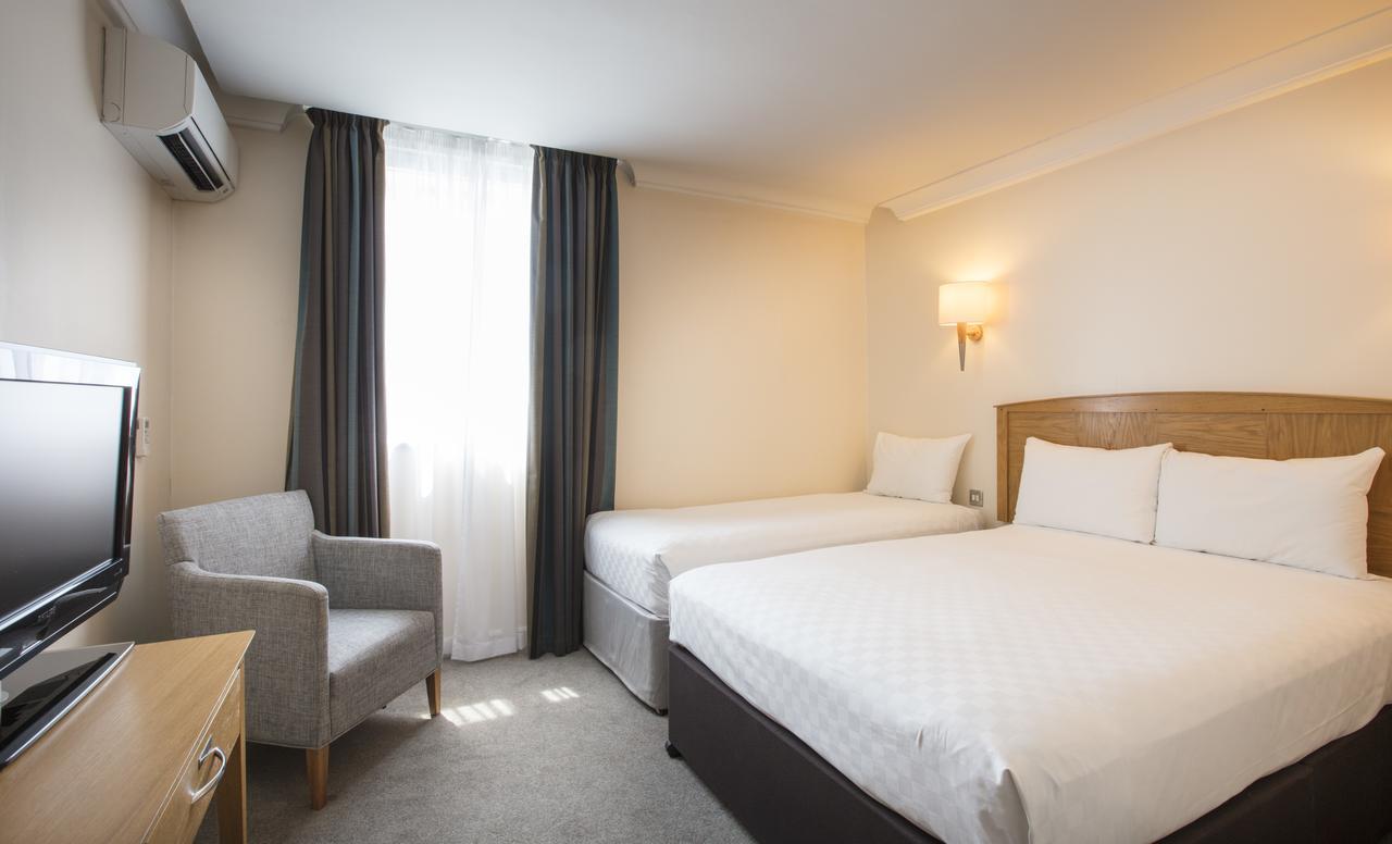 Thistle London Heathrow Terminal 5 Hillingdon Exterior photo