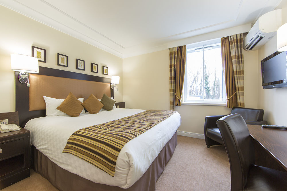 Thistle London Heathrow Terminal 5 Hillingdon Exterior photo